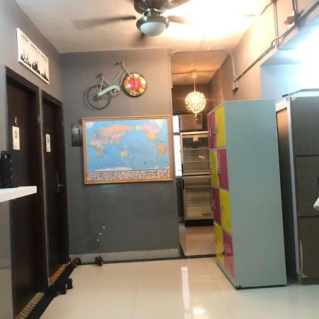 Cool Budget Hostel Хонконг Екстериор снимка