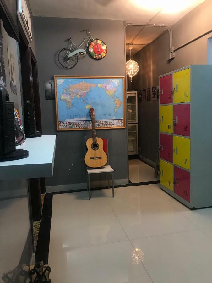 Cool Budget Hostel Хонконг Екстериор снимка